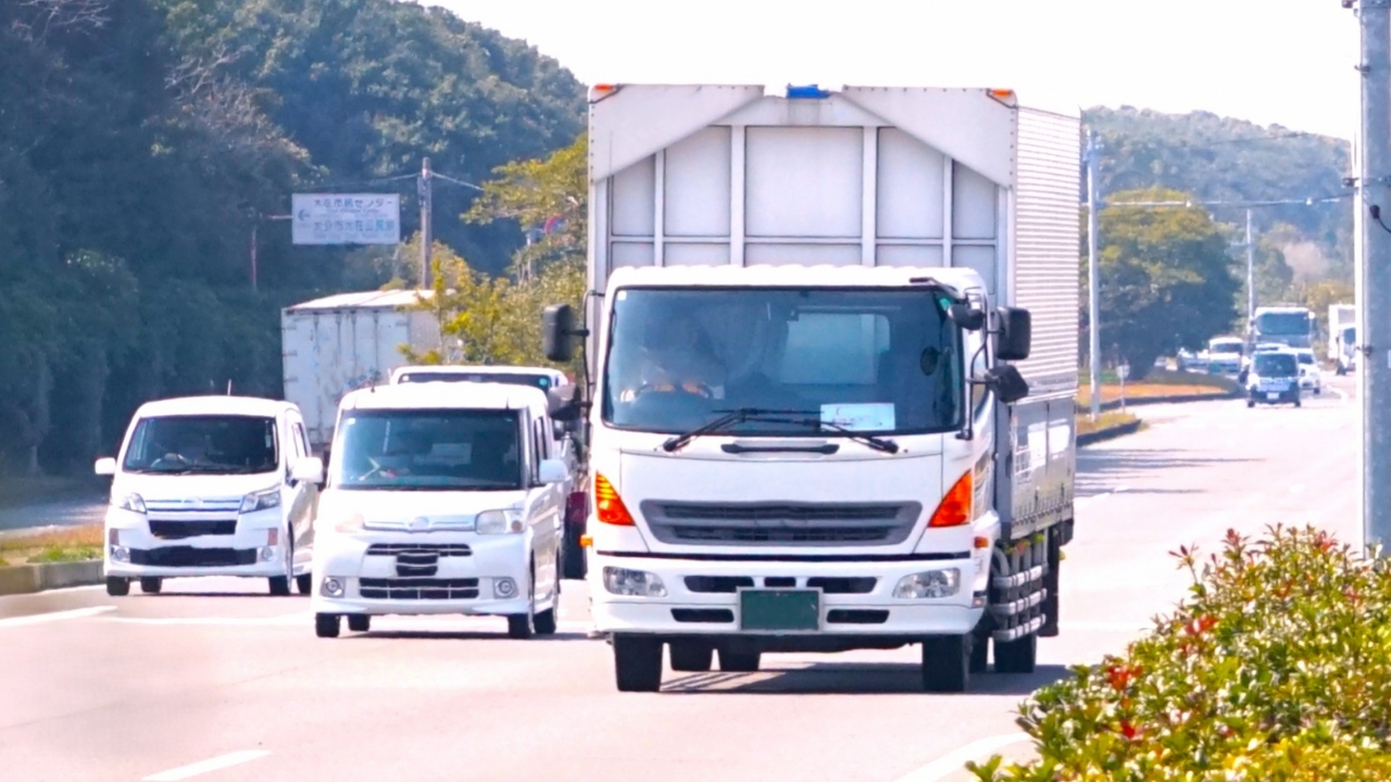 一般貨物自動車運送事業／貨物軽自動車運送事業